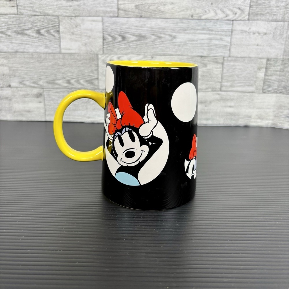 Disney Eats Minnie Mouse Polka Dot Coffee Mug ~ Retired‎ ~ Holds 12 oz.
